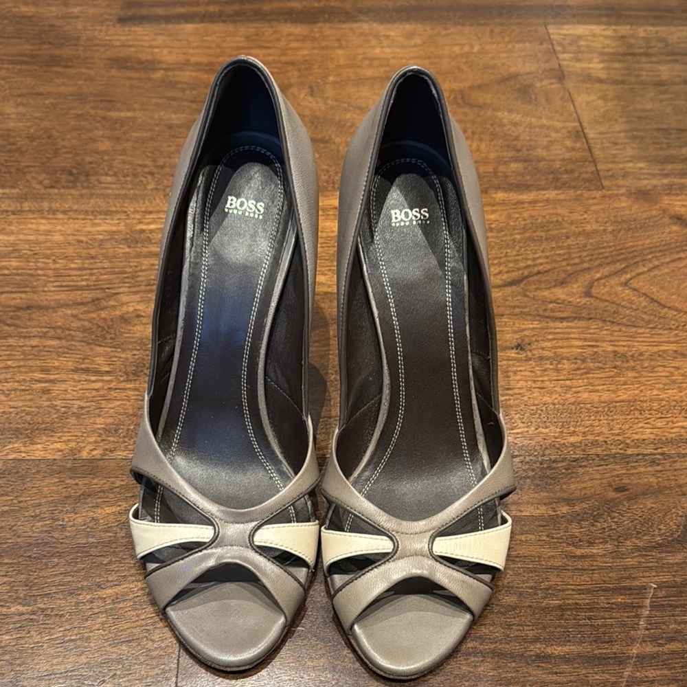Hugo Boss Gray and Cream Peep Toe Heels with Bow Detail